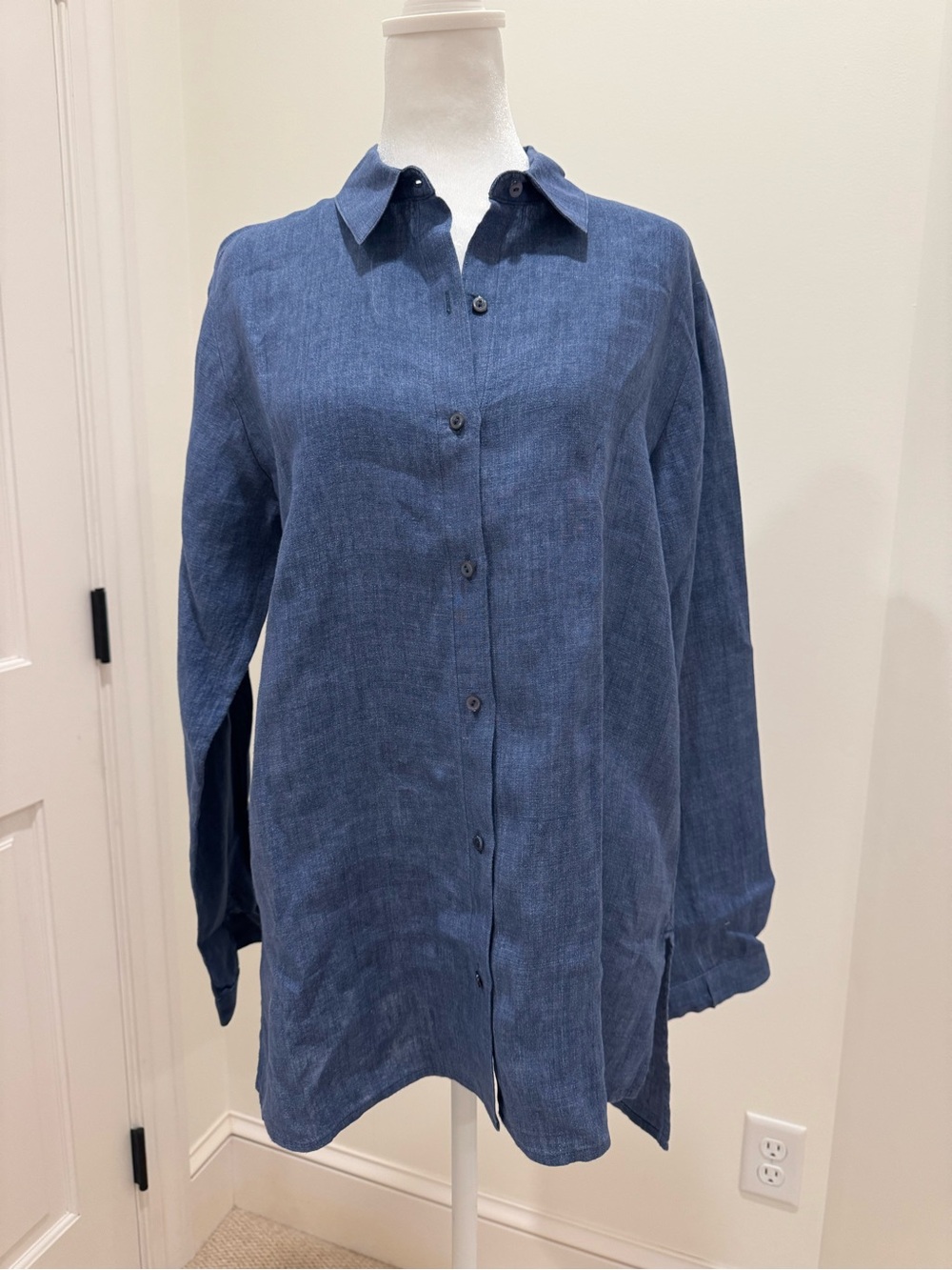 Women’s Eileen FisherCasual Button-Down Shirt in Chambray Blue